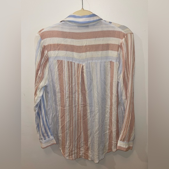 Vici Button down - Picture 2 of 2